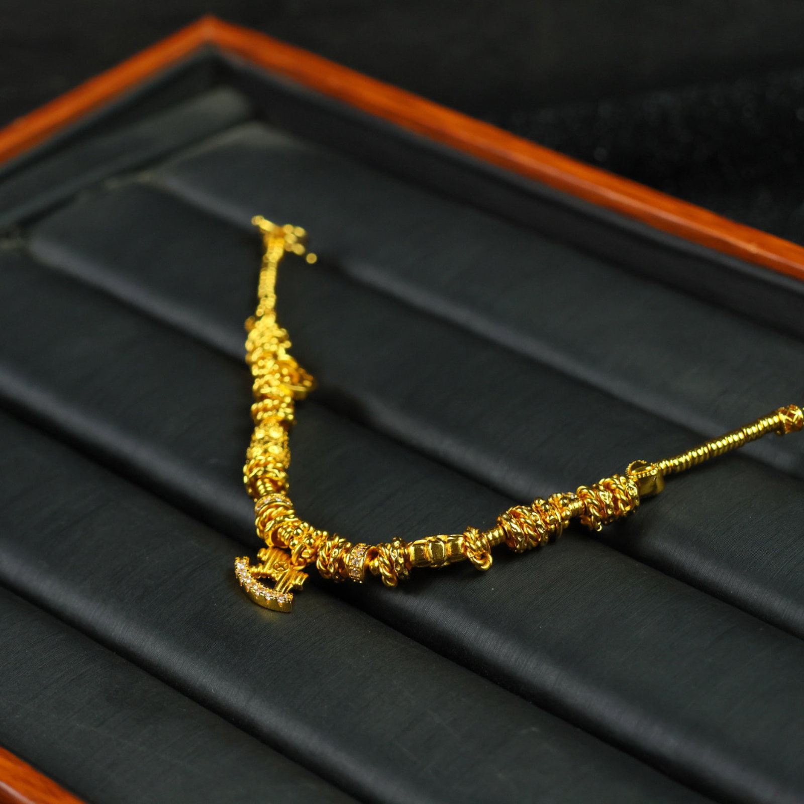 An Exquisite Bracelet - 6