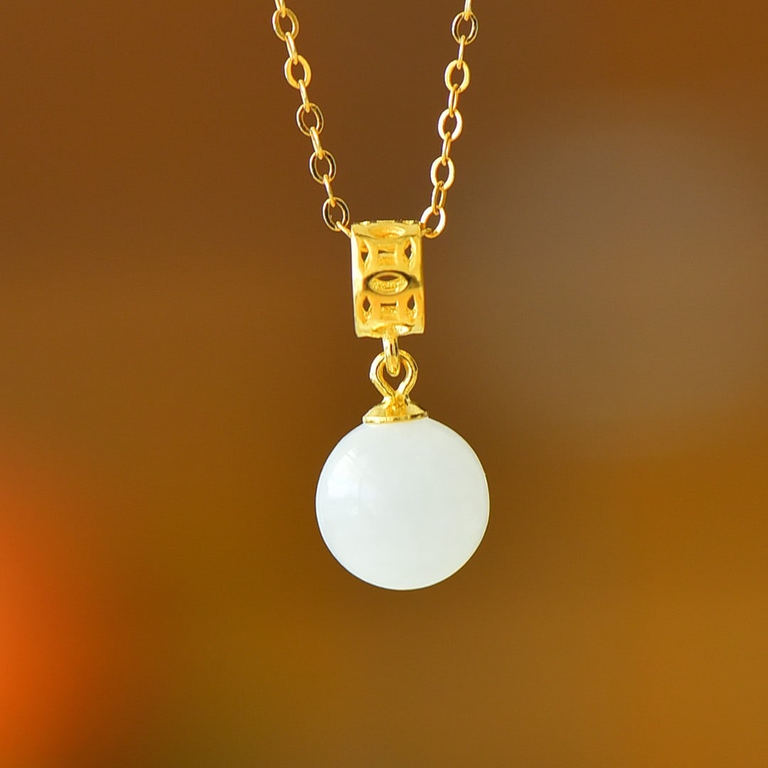 An Exquisite Sterling Silver Inlaid White Jade Necklace: An Exquisite Sterling Silver Inlaid White Jade Necklace 纯银镶白玉项链
