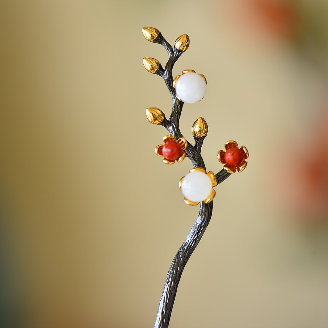 An Exquisite Sterling Silver-Gold Plated Inlaid White Jade Hairpin: An Exquisite Sterling Silver-Gold Plated Inlaid White Jade Hairpin,Size:0.3inx0.3in 纯银镀金镶白玉发簪