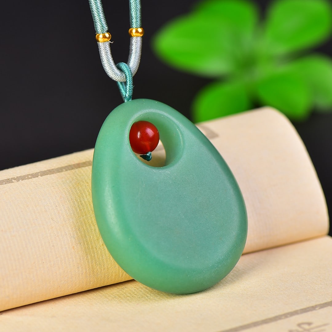 An Exquisite Jasper Pendant: An Exquisite Jasper Pendant,Size:1.5inx2in 碧玉挂件