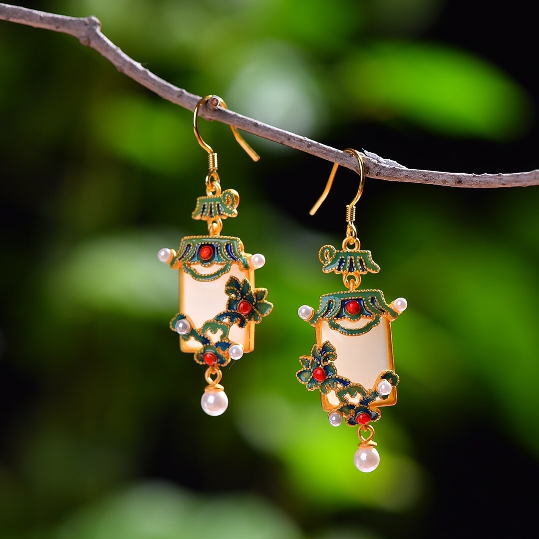 A Pair of Exquisite Sterling Silver-Gold Plated Inlaid White Jade Enamel Earrings,Inlaid Pearl: A Pair of Exquisite Sterling Silver-Gold Plated Inlaid White Jade Enamel Earrings,Inlaid Pearl,Size:0.4inx0.6in 一对纯银镀金镶白玉珐琅