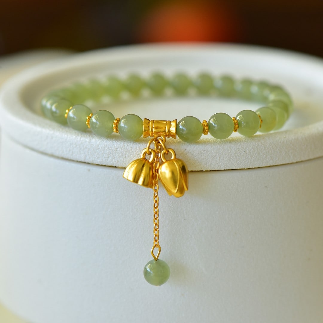 An Exquisite Sterling Silver-Gold Plated Inlaid White Jade Bracelet: An Exquisite Sterling Silver-Gold Plated Inlaid White Jade Bracelet,Size:0.2in 纯银镀金镶白玉手链