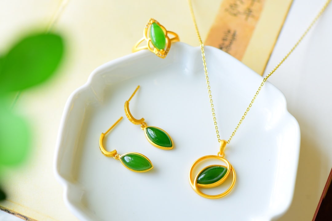 A Set of Fine Sterling Silver-Gold Plated Inlaid Jasper Jewelry (1 of 5)