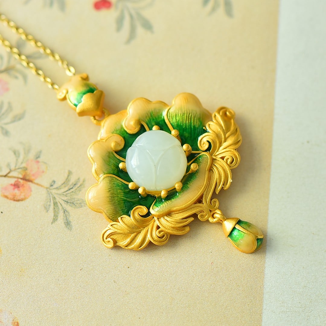 An Exquisite Sterling Silver-Gold Plated Inlaid White Jade Pendant: An Exquisite Sterling Silver-Gold Plated Inlaid White Jade Pendant 纯银镀金镶白玉吊坠