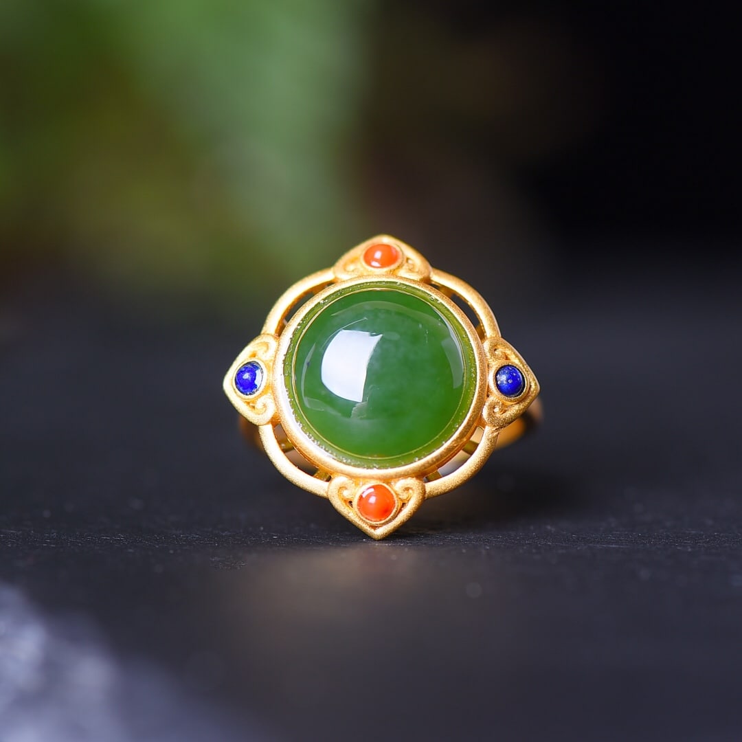 An Exquisite Sterling Silver-Gold Plated Inlaid Jasper Ring: An Exquisite Sterling Silver-Gold Plated Inlaid Jasper Ring,Size:0.5inx0.5in 纯银镀金镶碧玉戒指