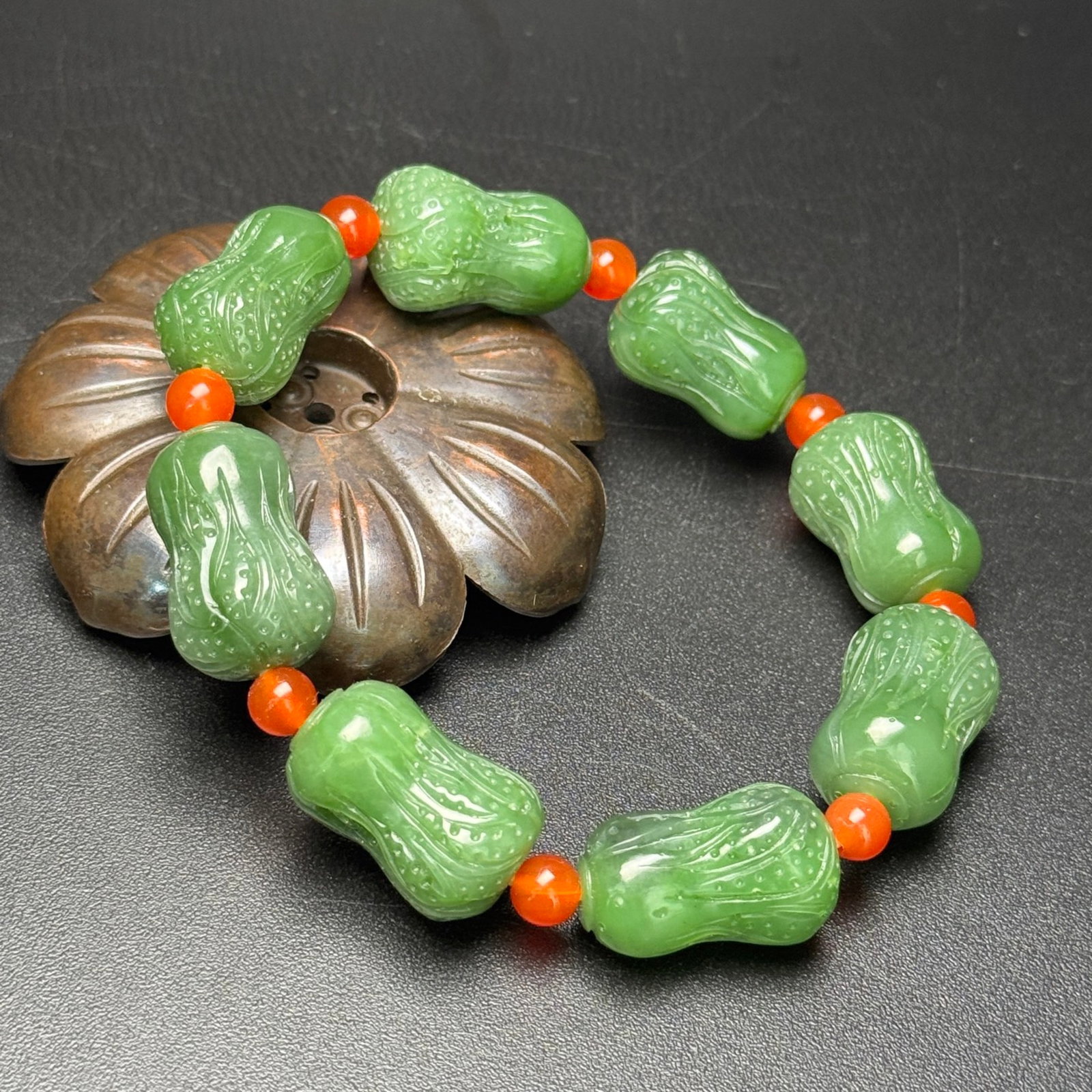 An Exquisite Jasper Cabbage-Shaped Bracelets - 2