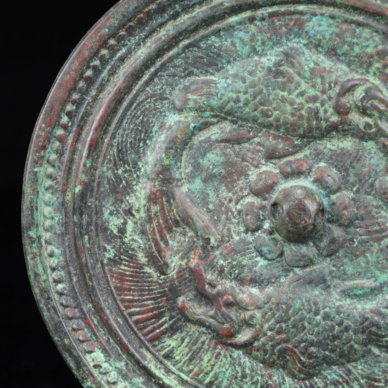 An Archaic Bronze Fish Pattern Round Mirror - 4