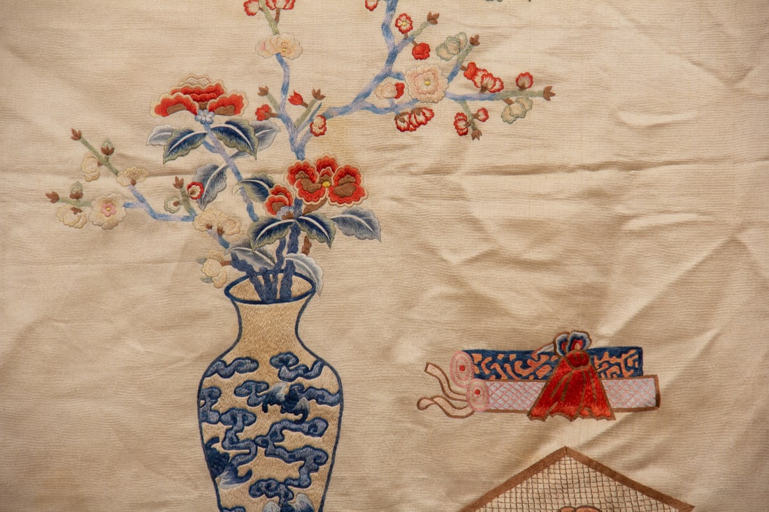 An Exquisite Embroidery Flower Pattern - 4