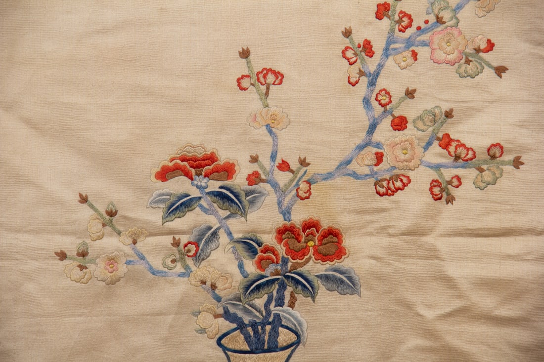 An Exquisite Embroidery Flower Pattern - 7