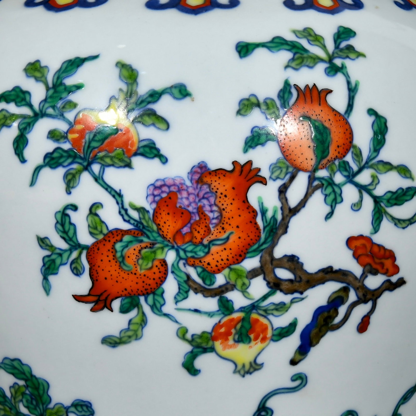 A Rare Wucai Fruit Pattern Vase - 7