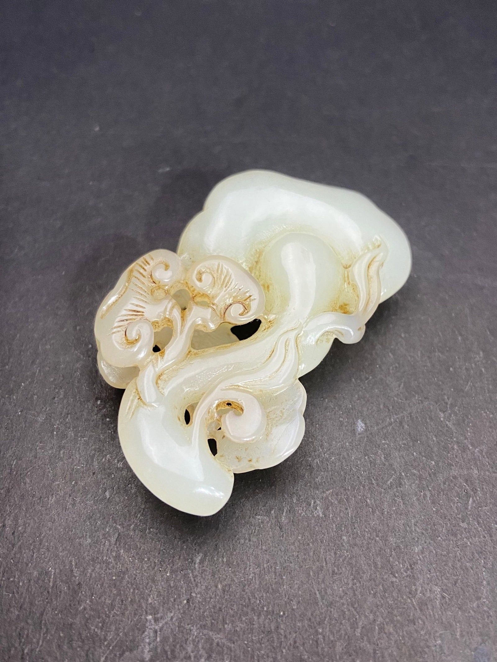 An Exquisite White Jade Monkey Pattern Ganoderma lucidum Pendant - 5