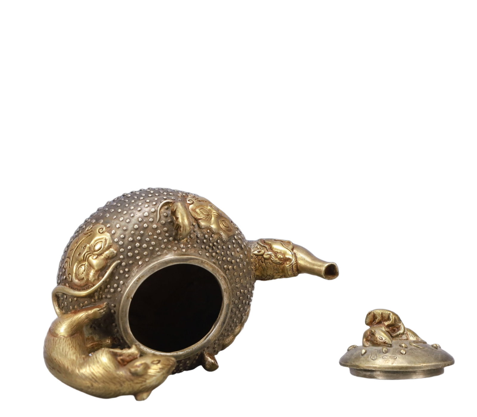 A Rare Gilt Silver Mouse Pattern Ewer - 7