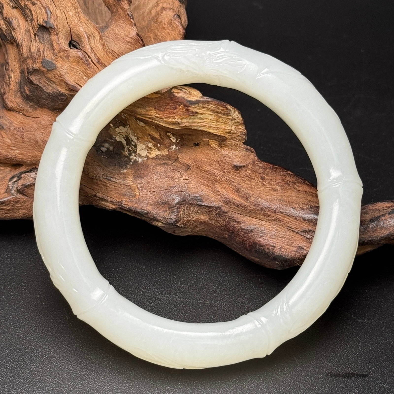 An Exquisite White Jade Bamboo Pattern Bracelets - 2