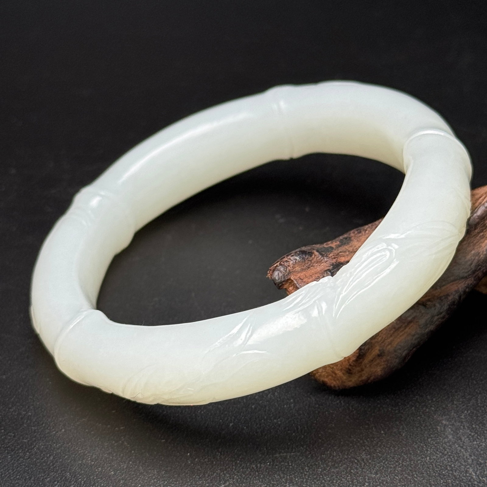 An Exquisite White Jade Bamboo Pattern Bracelets - 4