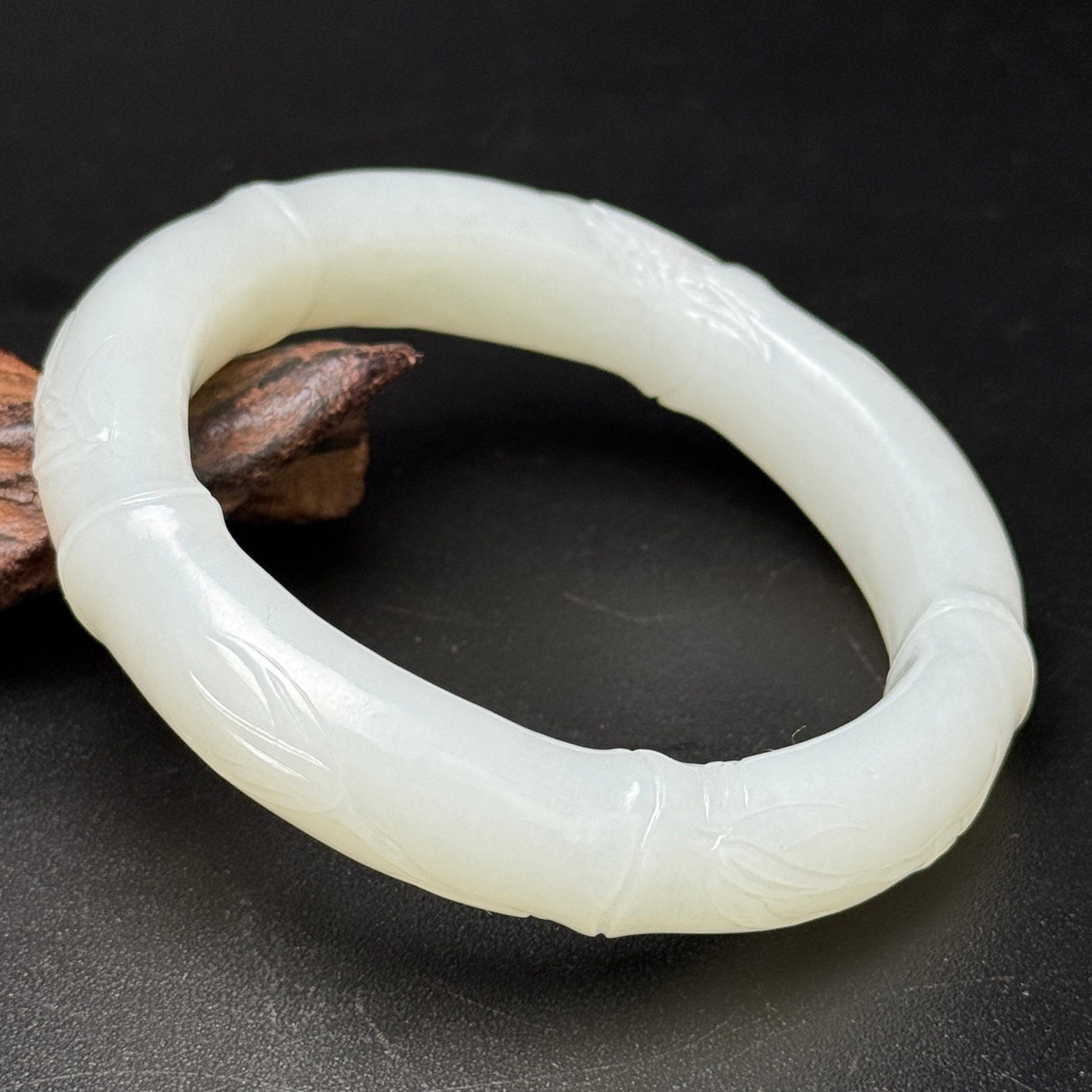 An Exquisite White Jade Bamboo Pattern Bracelets - 5