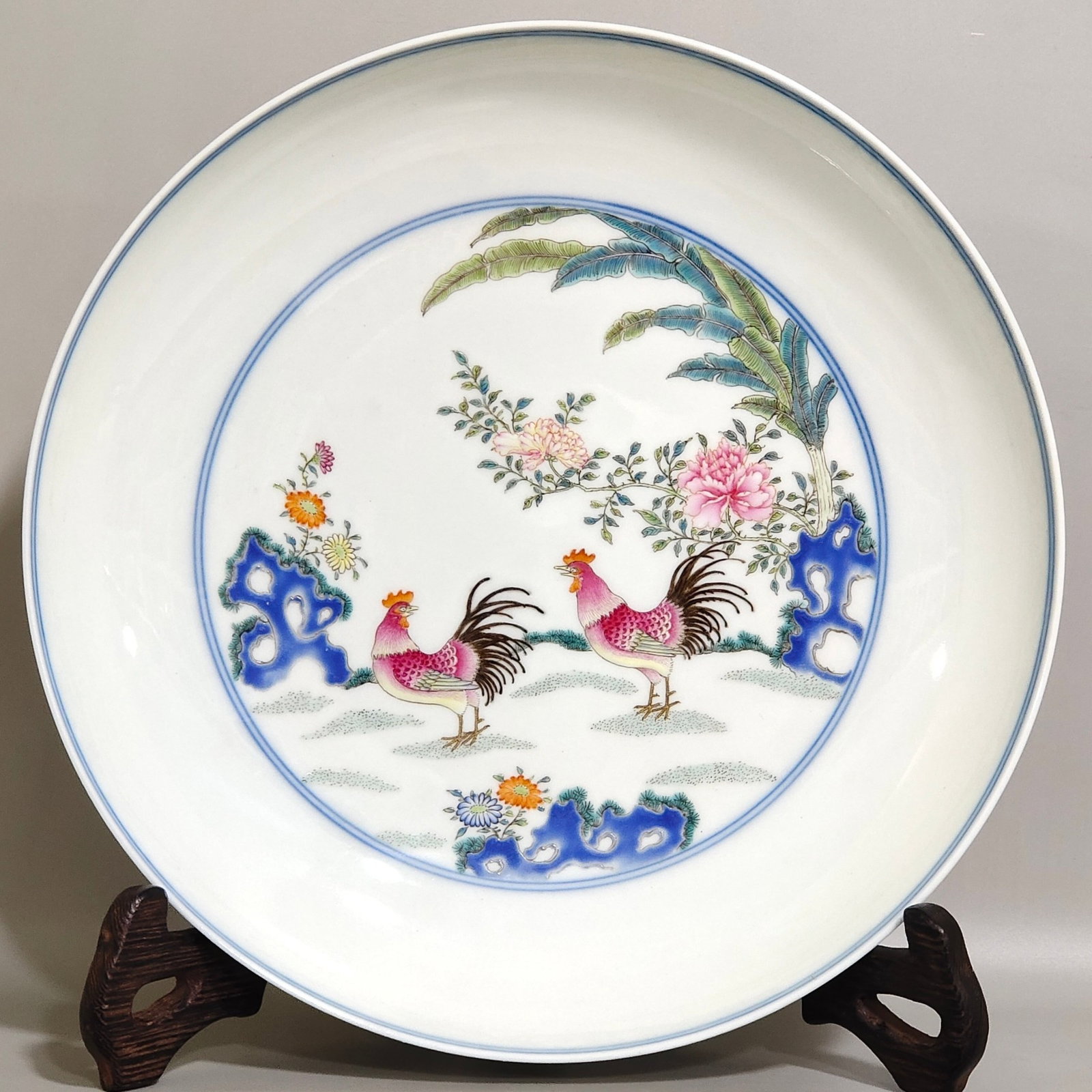 An Exquisite Famille-Rose Flower and Rooster Pattern Plate: An Exquisite Famille-Rose Flower and Rooster Pattern Plate,Qing Dynasty,China,Yongzheng Six-character Mark,Size:1.8inx9.4in 