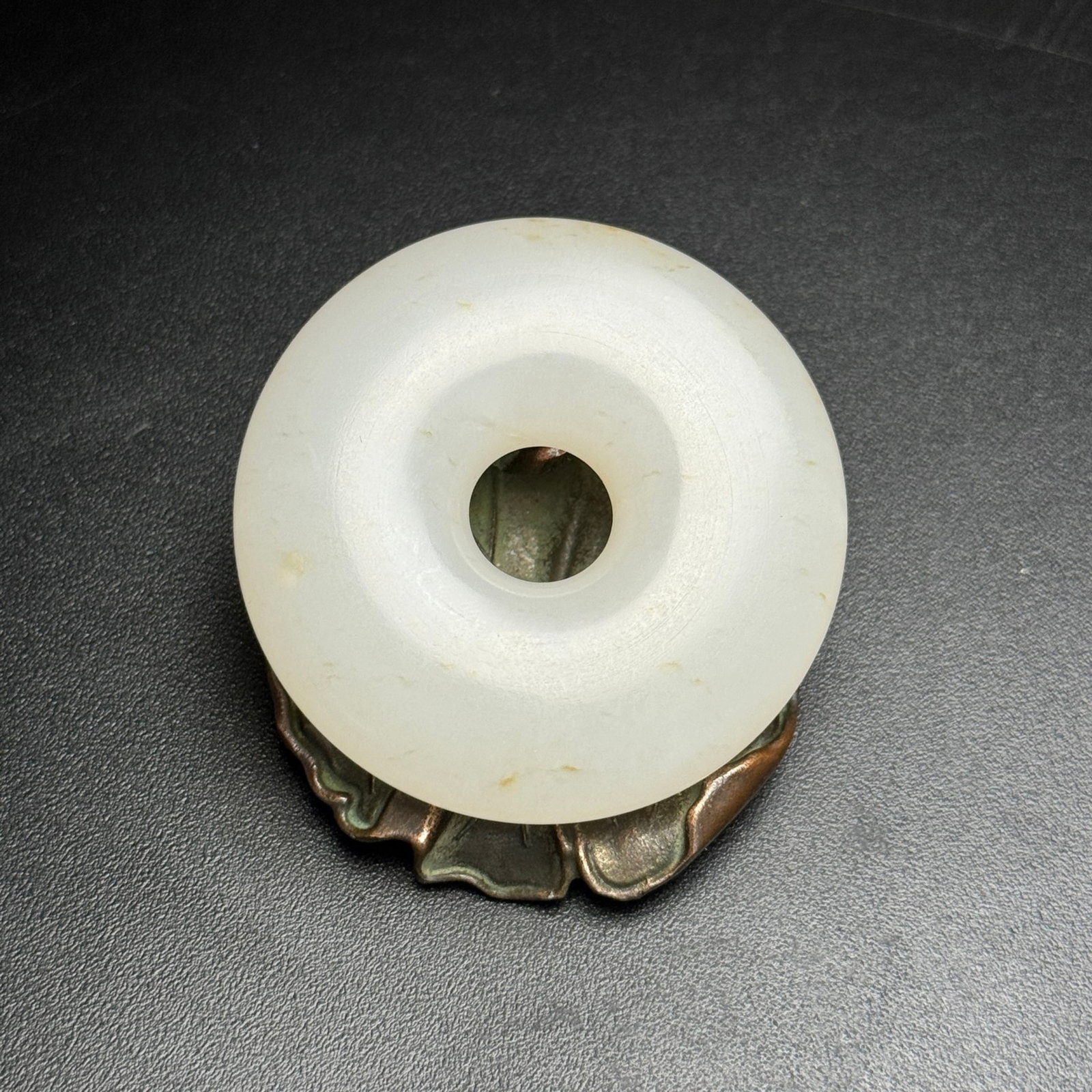 An Exquisite White Jade Pendant: An Exquisite White Jade Pendant,Qing Dynasty,China,Size:40mmx62mmx6mm,Weight:33g 白玉挂件,中国清代
