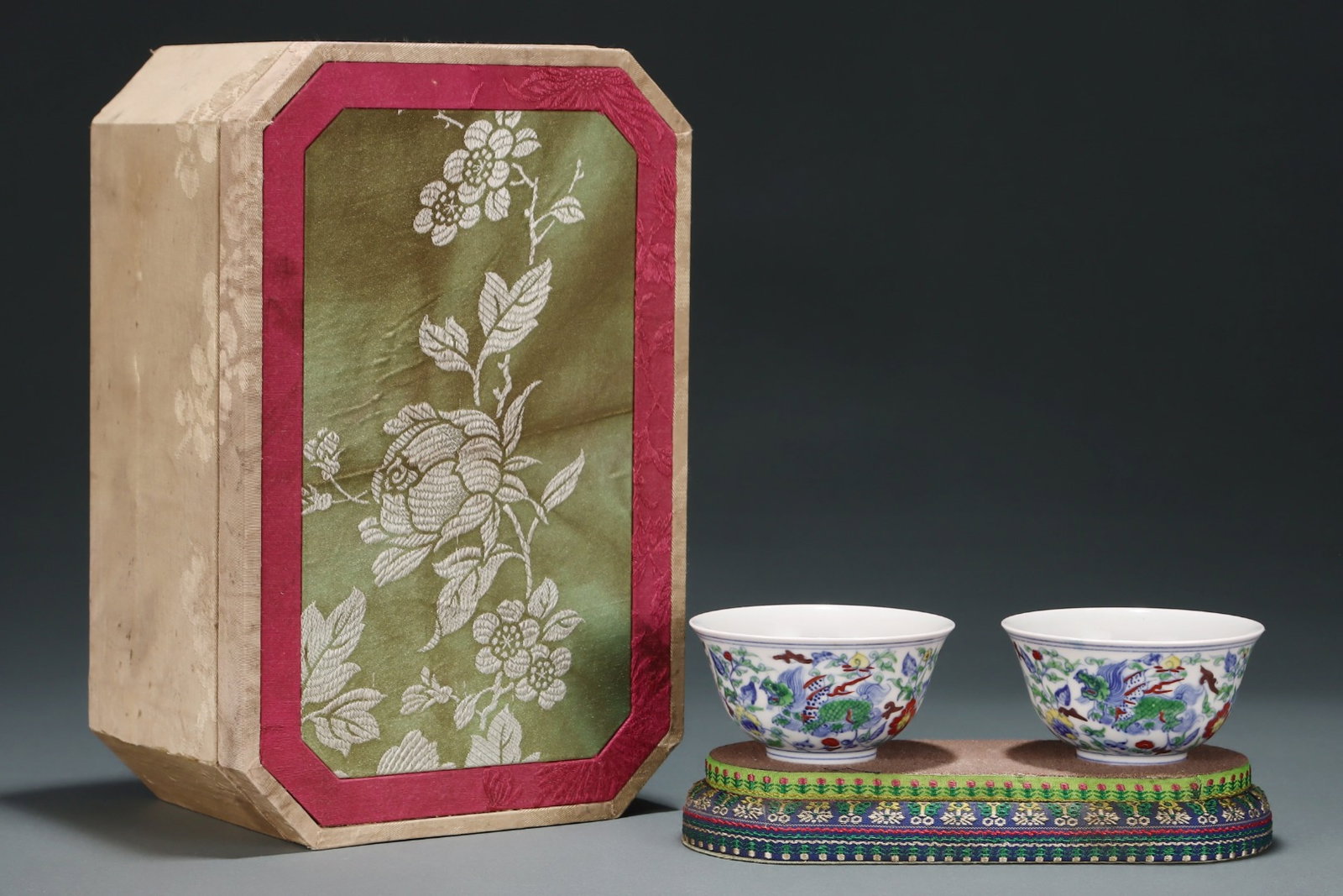 An Exquisite Blue and White Doucai Lotus and Auspicious Beast Pattern Cup (1 of 8)