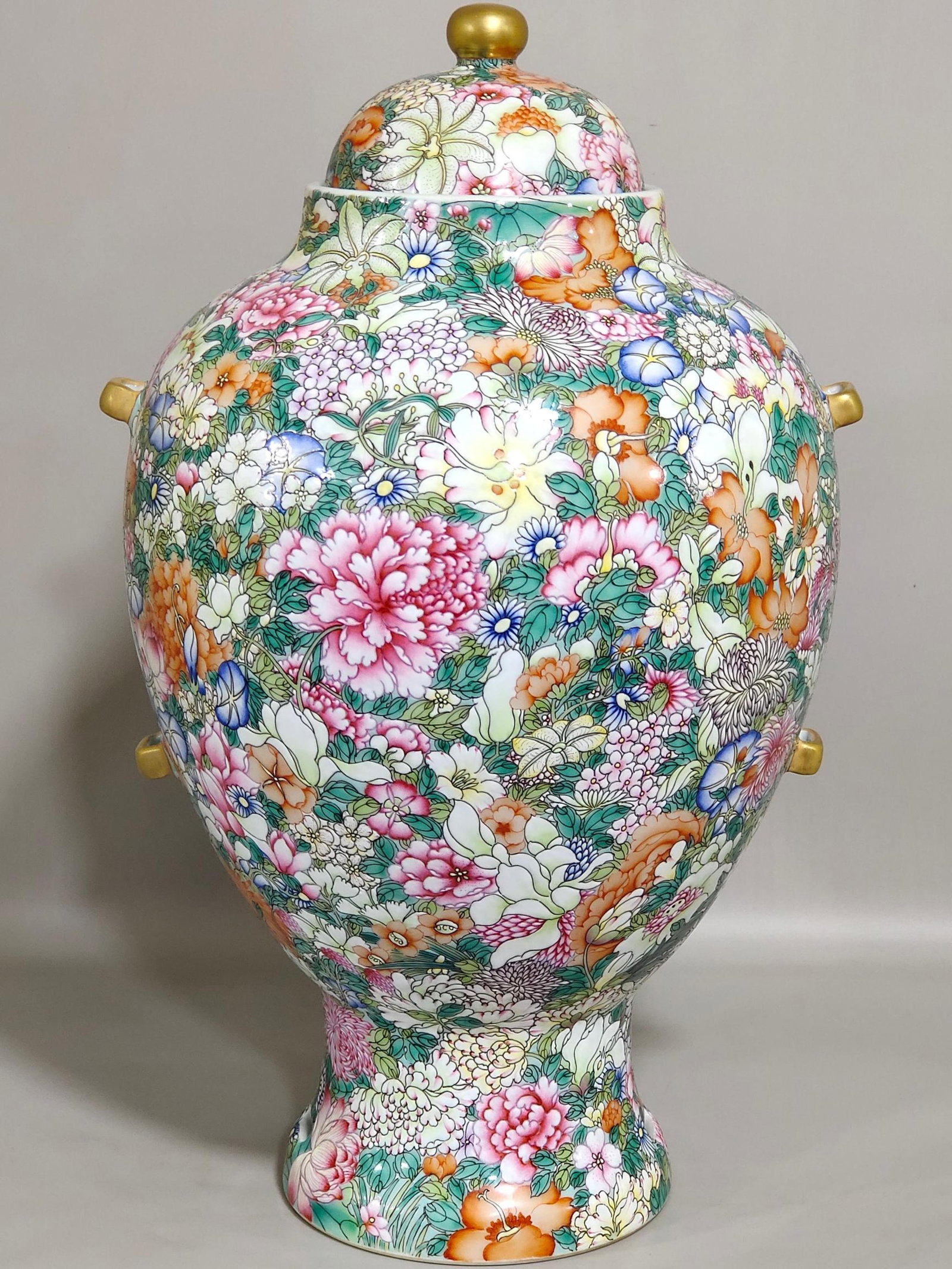 A Rare Enamel Painted Gold Flower Pattern Cover Jar: A Rare Enamel Painted Gold Flower Pattern Cover Jar,Qing Dynasty,China,Yongzheng Six-character Mark,Size:13.2inx7.9in 
