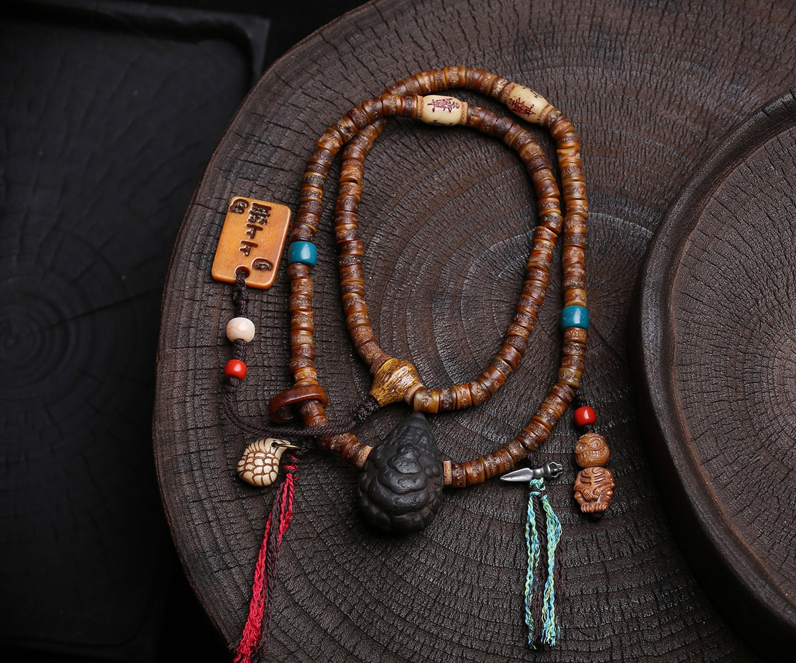 An Exquisite Pendant: An Exquisite Pendant,Size:7.3mmx6mm,40mmx26mmx20mm,Weight:68g 挂件