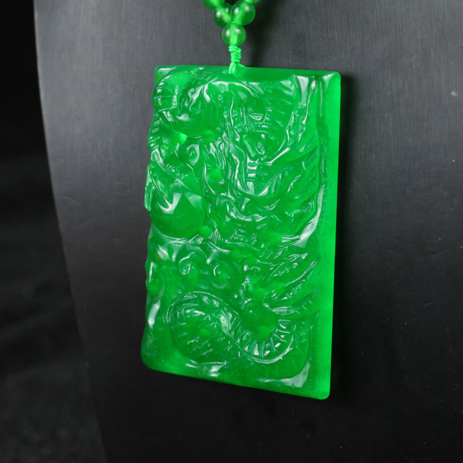 An Exquisite Jadeite Dragon Pattern Pendant - 3