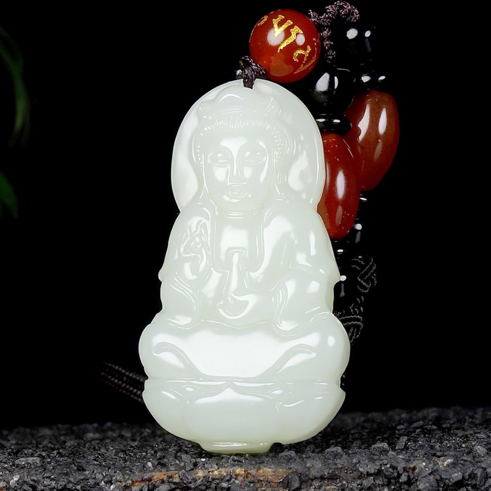 An Exquisite White Jade Statue of Avalokitesvara Pendant: An Exquisite White Jade Statue of Avalokitesvara Pendant,Size:32mmx28mmx8mm 白玉观音像挂件