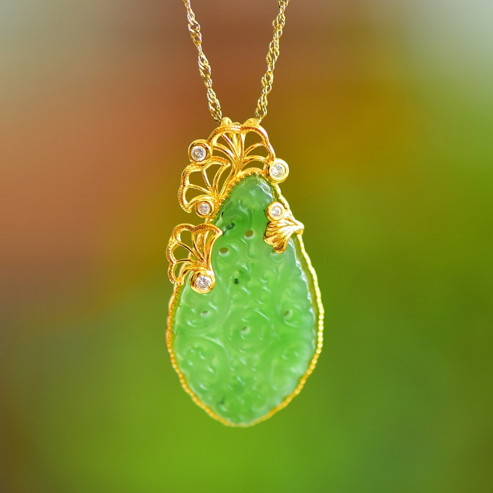 An Exquisite Sterling Silver-Gold Plated Inlaid Jasper Pendant,Inlaid Diamond: An Exquisite Sterling Silver-Gold Plated Inlaid Jasper Pendant,Inlaid Diamond 纯银镀金镶碧玉吊坠,嵌钻石