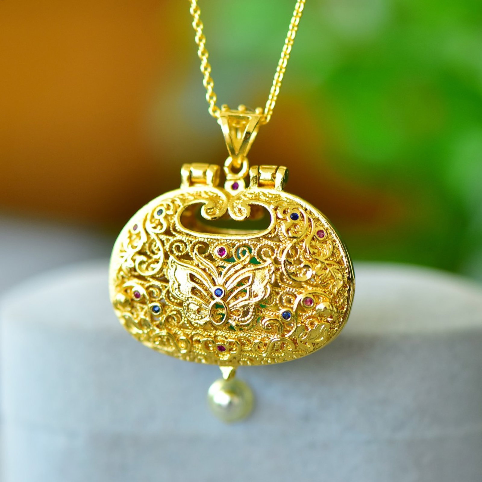 An Exquisite Pendant - 4