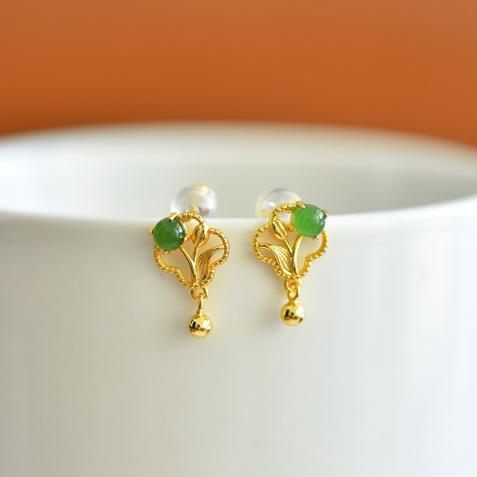 A Pair of Exquisite Sterling Silver-Gold Plated Inlaid Jasper Earrings: A Pair of Sterling Silver-Gold Plated Inlaid Jasper Earrings , Size :4mmx4mms 一对纯银镀金镶碧玉耳环,尺寸:4mmx4mm