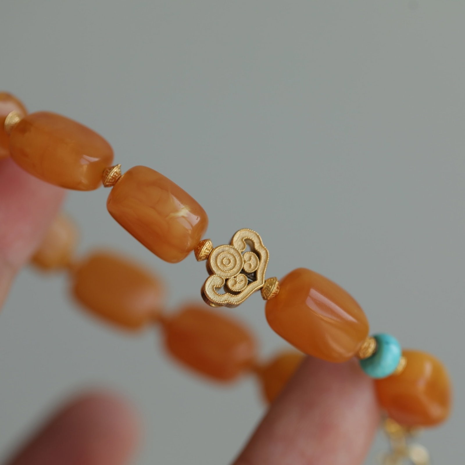 An Exquisite Amber Bracelets - 4
