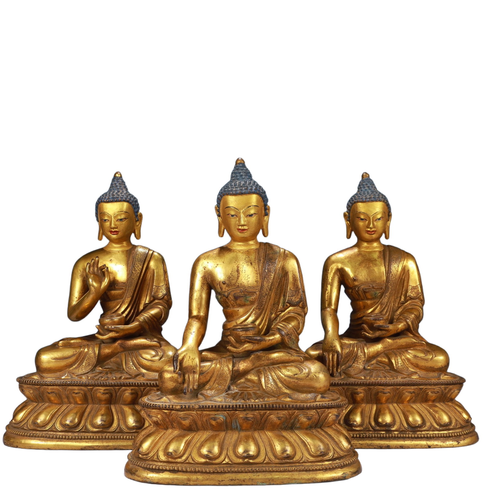 A Set of Solemn Gilt Bronze Statue of Sakyamuni: A Set of Solemn Gilt Bronze Statue of Sakyamuni,Qing Dynasty, China,Size:8.7inx5.9inx12.2in,Weight:15900g 一套铜鎏金如来像,中国清É