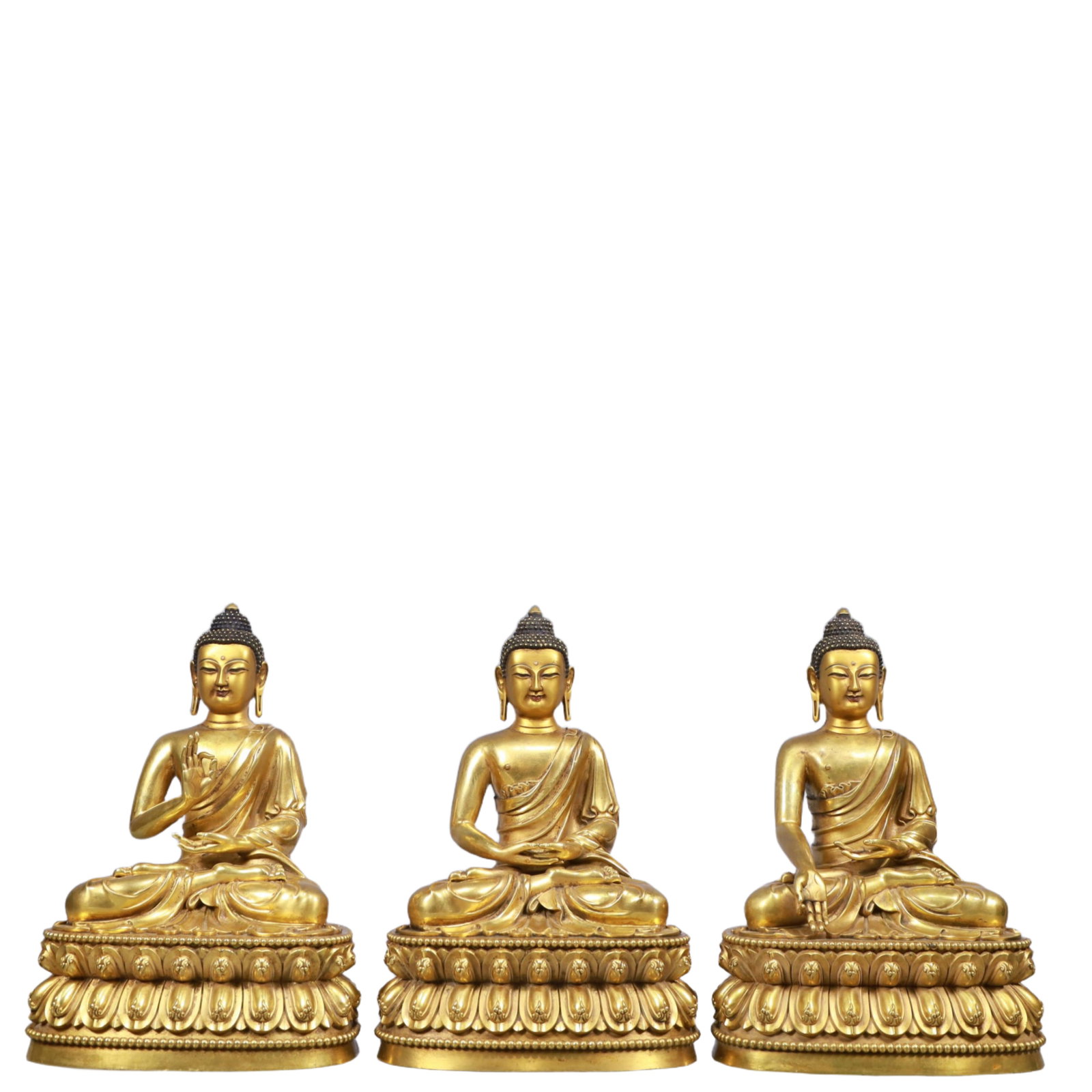A Set of Solemn Gilt Bronze Statue of Sakyamuni: A Set of Solemn Gilt Bronze Statue of Sakyamuni, Ming Dynasty, China, Yongle Six-character Mark, Size:7.9inx5.9inx11.8in, Weight:1045g 铜鎏金如来像,中国