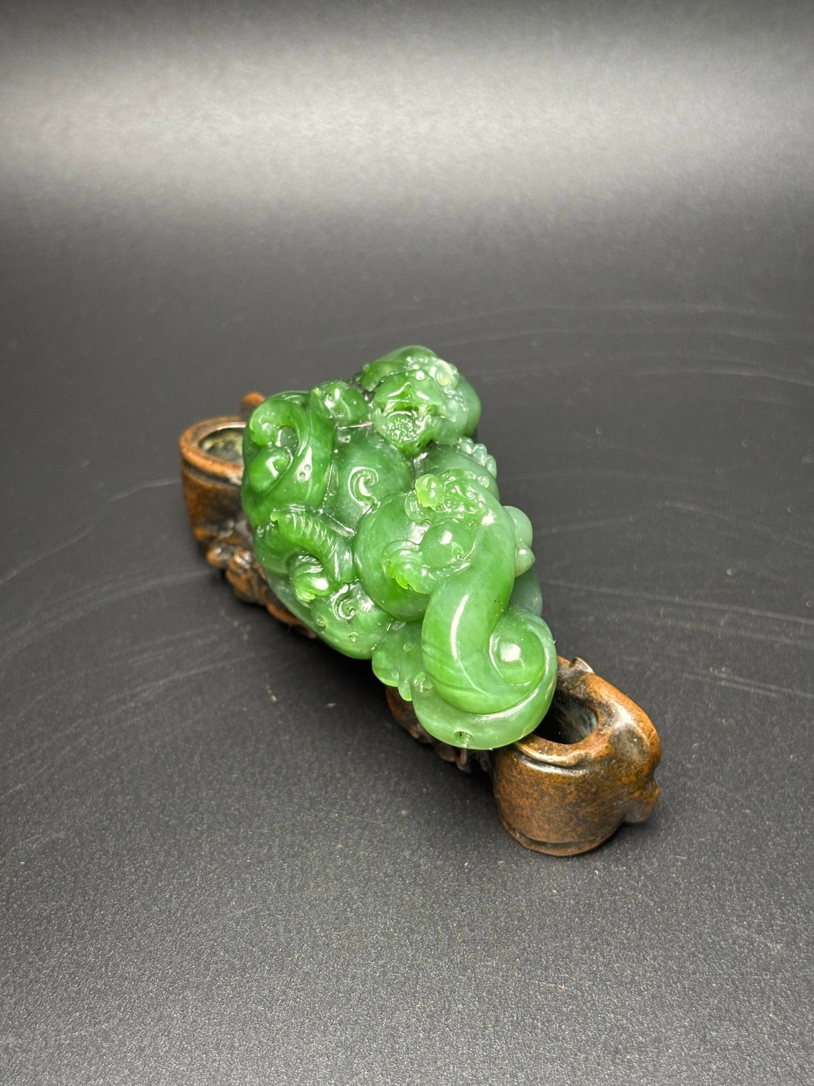 An Exquisite Jasper Dragon Pattern Hand Piece - 5