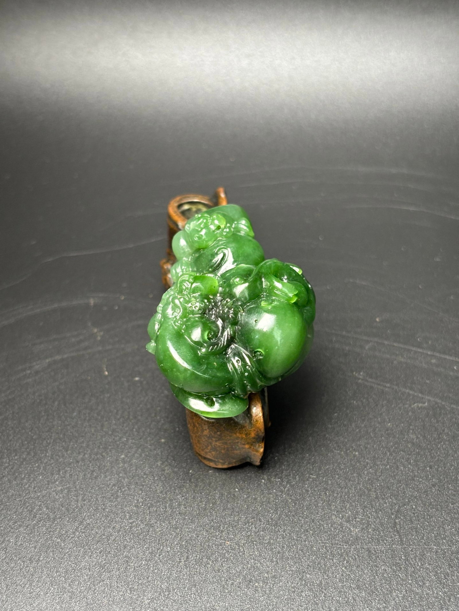 An Exquisite Jasper Dragon Pattern Hand Piece - 6