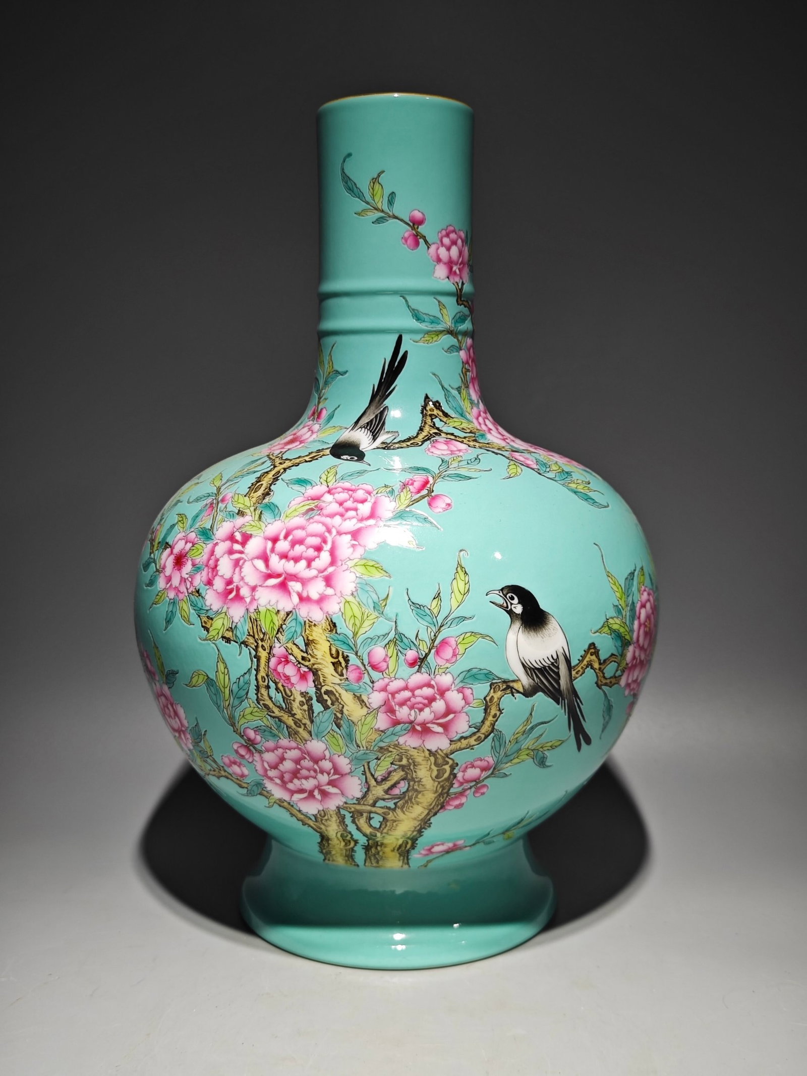 A Rare Enamel Turquoise Ground Painted Gold Flower and Bird Pattern Vase: A Rare Enamel Turquoise Ground Painted Gold Flower and Bird Pattern Vase,Qing Dynasty,China,Yongzheng Six-character Mark,Size:13.8inx8.9in 珐琅彩松石绿地ÿ