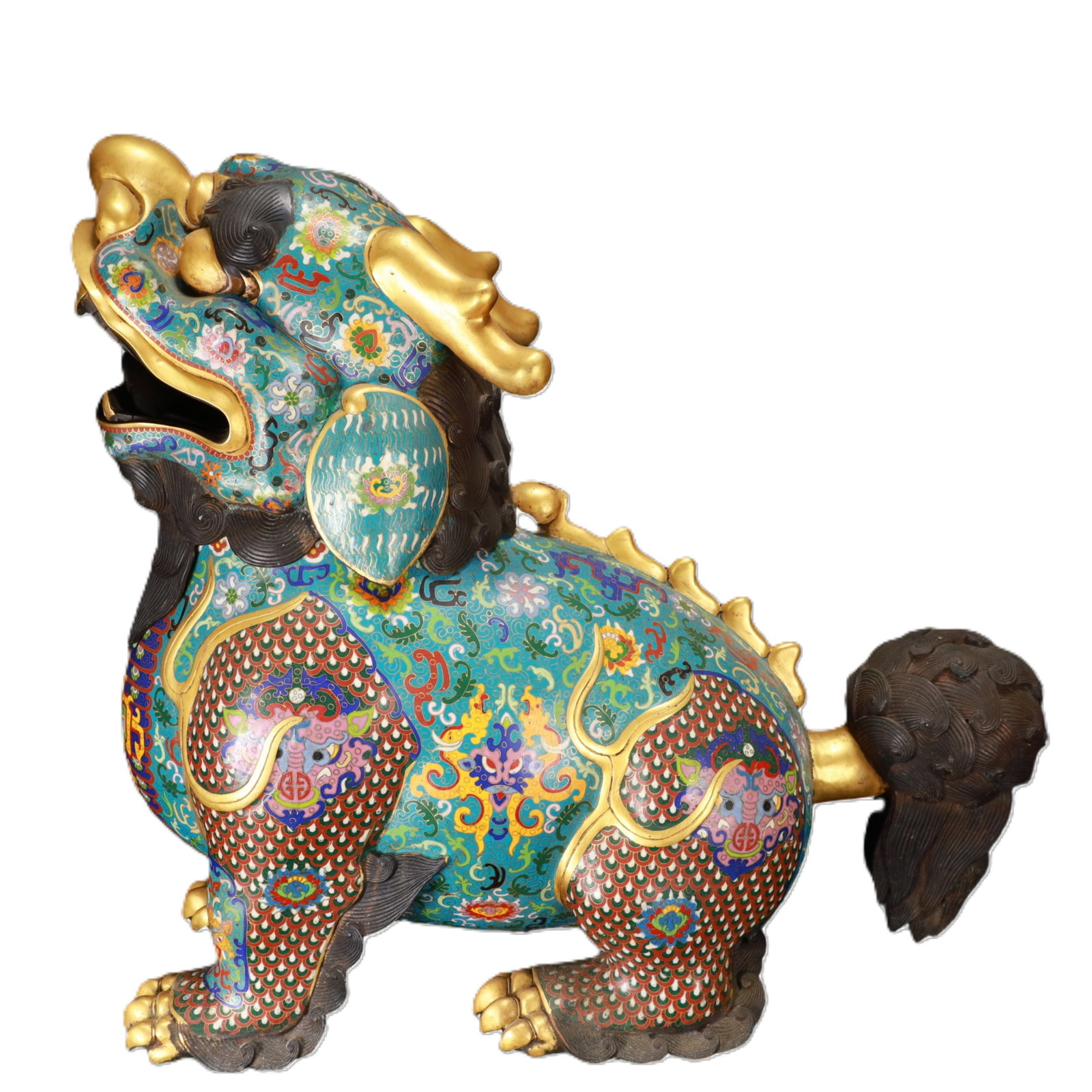 An Exquisite Cloisonne Lotus Pattern Auspicious Beast Ornament: An Exquisite Cloisonne Lotus Pattern Auspicious Beast Ornament,Qing Dynasty,China,Qianlong Six-character Mark,Size:21.3inx9.4inx19.7in,Weight:18750g 景泰蓝缠枝莲