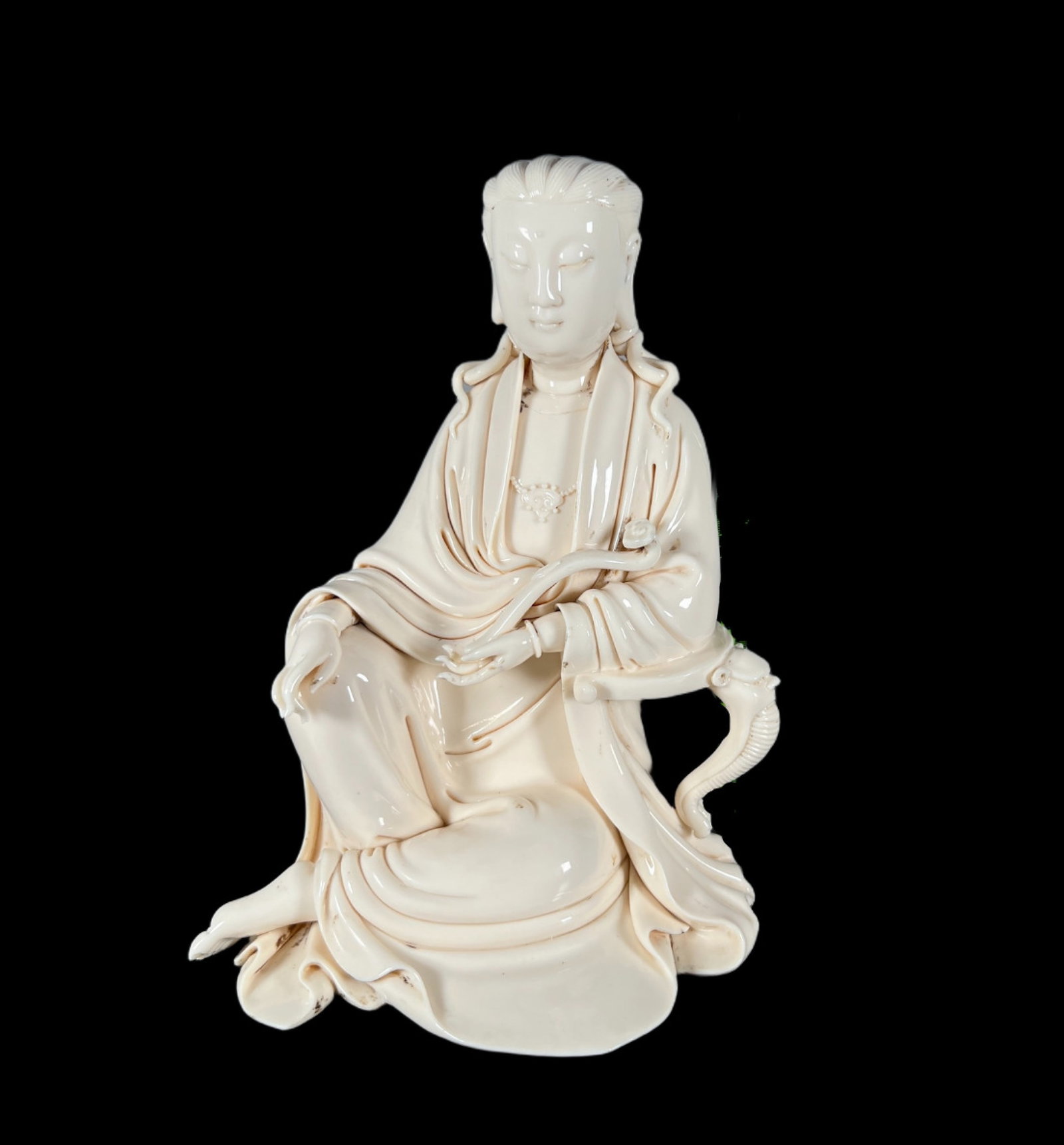 A Solemn Blance-De-Chine Statue of Avalokitesvara: A Solemn Blance-De-Chine Statue of Avalokitesvara,Qing Dynasty, China,Size:11.8in 德化瓷观音像,中国清代