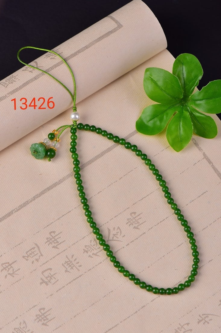 An Exquisite Sapphire Pendant: An Exquisite Sapphire Pendant,Size:4mmx4mmm 寓意:高贵纯洁 平平安安 青玉挂件