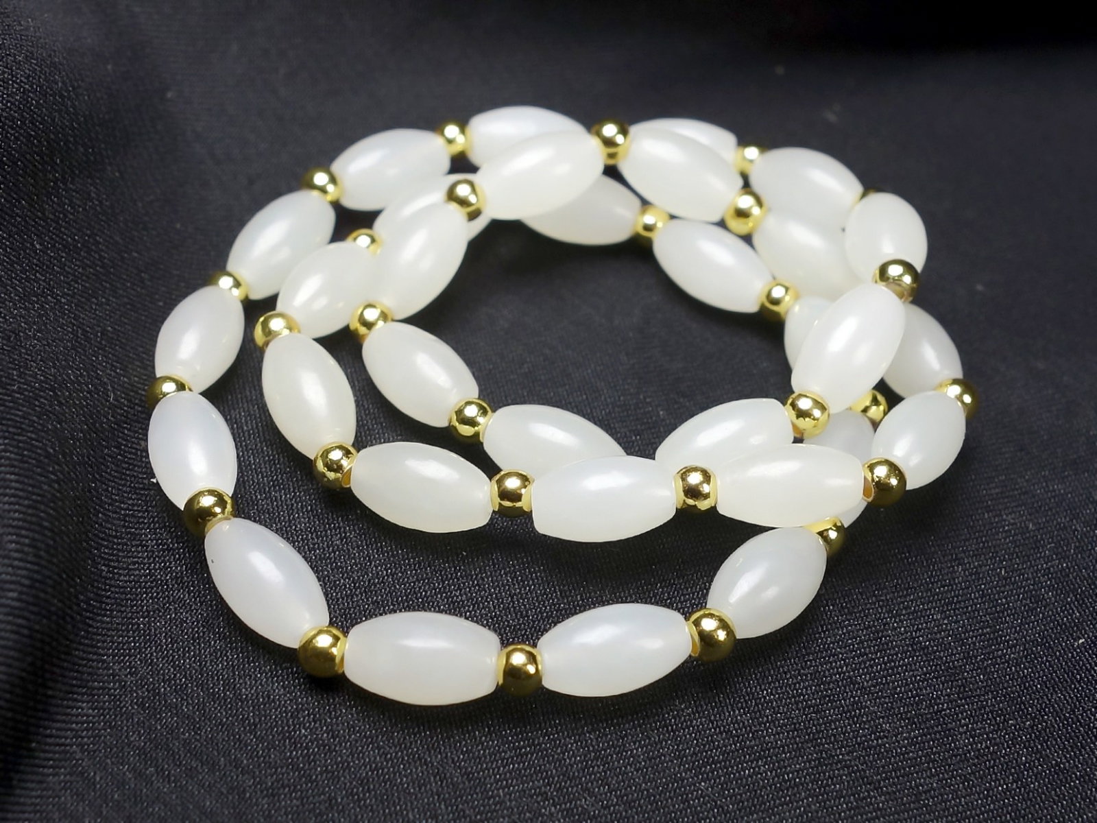An Exquisite White Jade Bracelets - 4