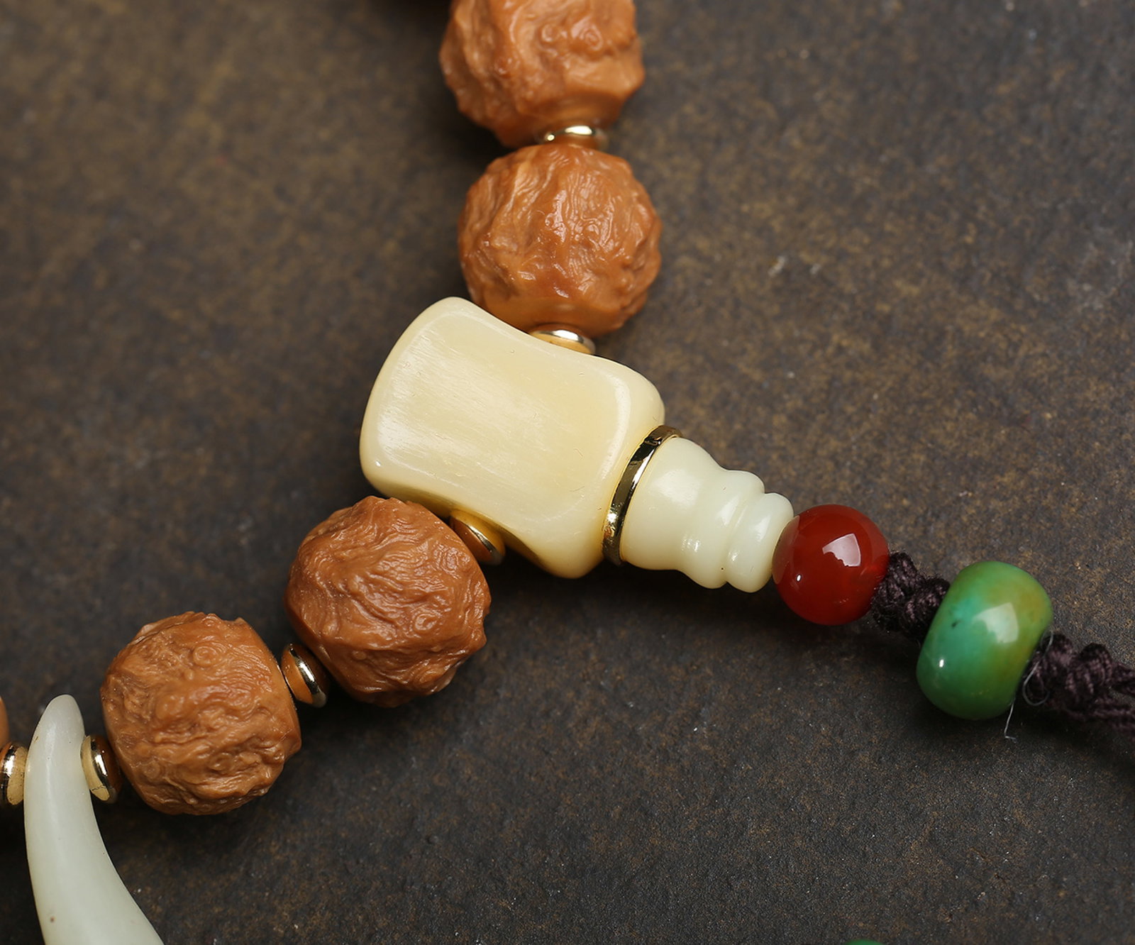 An Exquisite Walnut Bracelets - 3