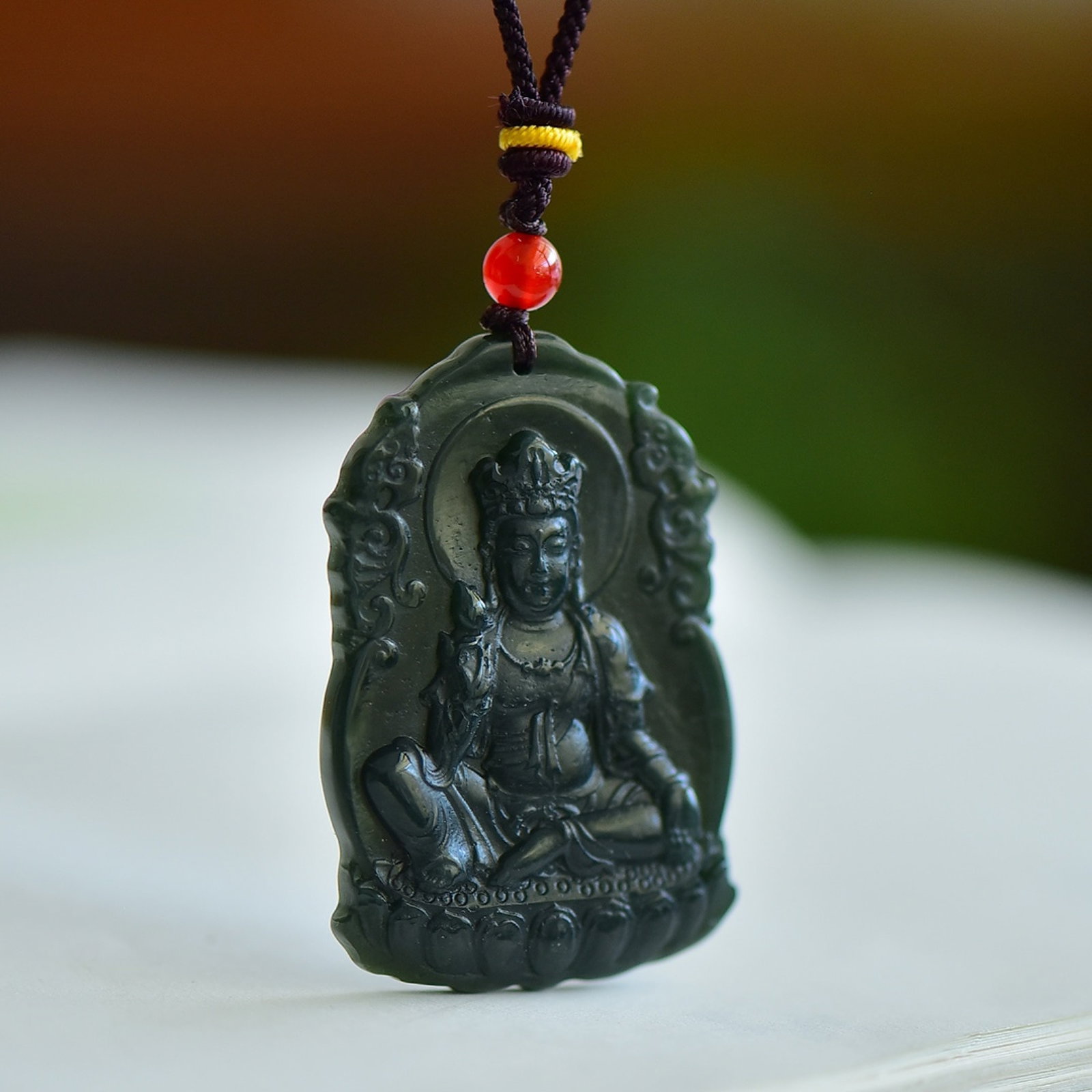 An Exquisite Sapphire Avalokitesvara Pattern Bracelets: An Exquisite Sapphire Avalokitesvara Pattern Bracelets,Size:35mmx52mm 青玉观音像纹手串