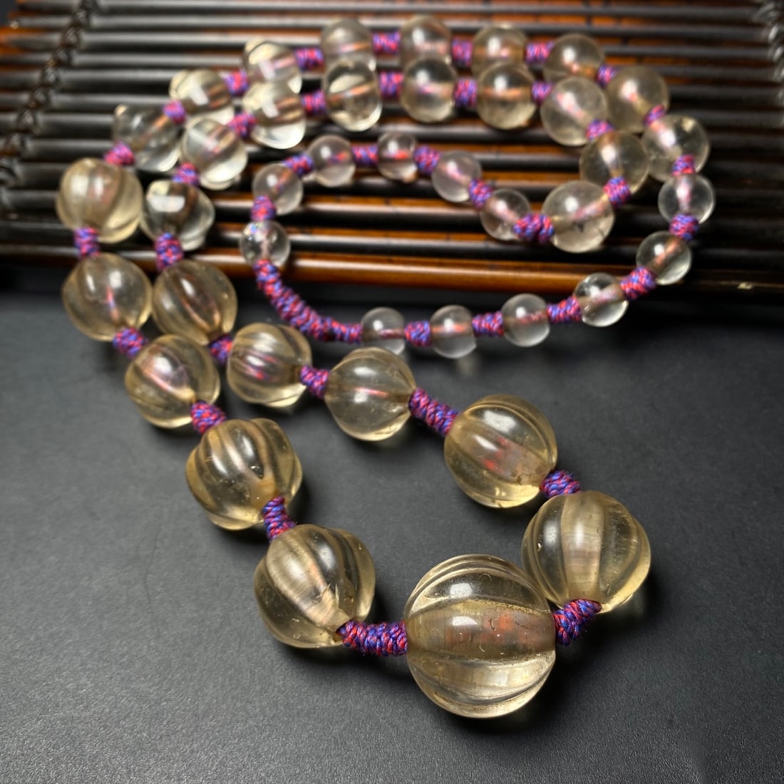 An Exquisite Crystal Necklace: An Exquisite Crystal Necklace,Size:(Min)9mm,(Max)22mm 水晶项链