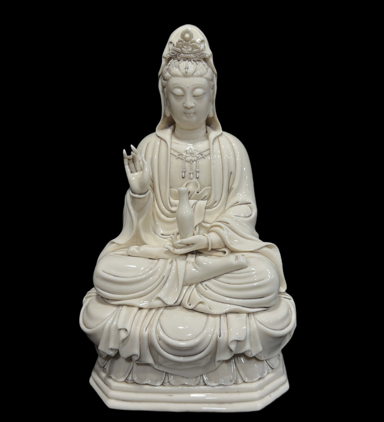 A Solemn Blance-De-Chine Statue of Avalokitesvara: A Solemn Blance-De-Chine Statue of Avalokitesvara,Qing Dynasty, China,Size:15.5in 德化瓷观音像,中国清代