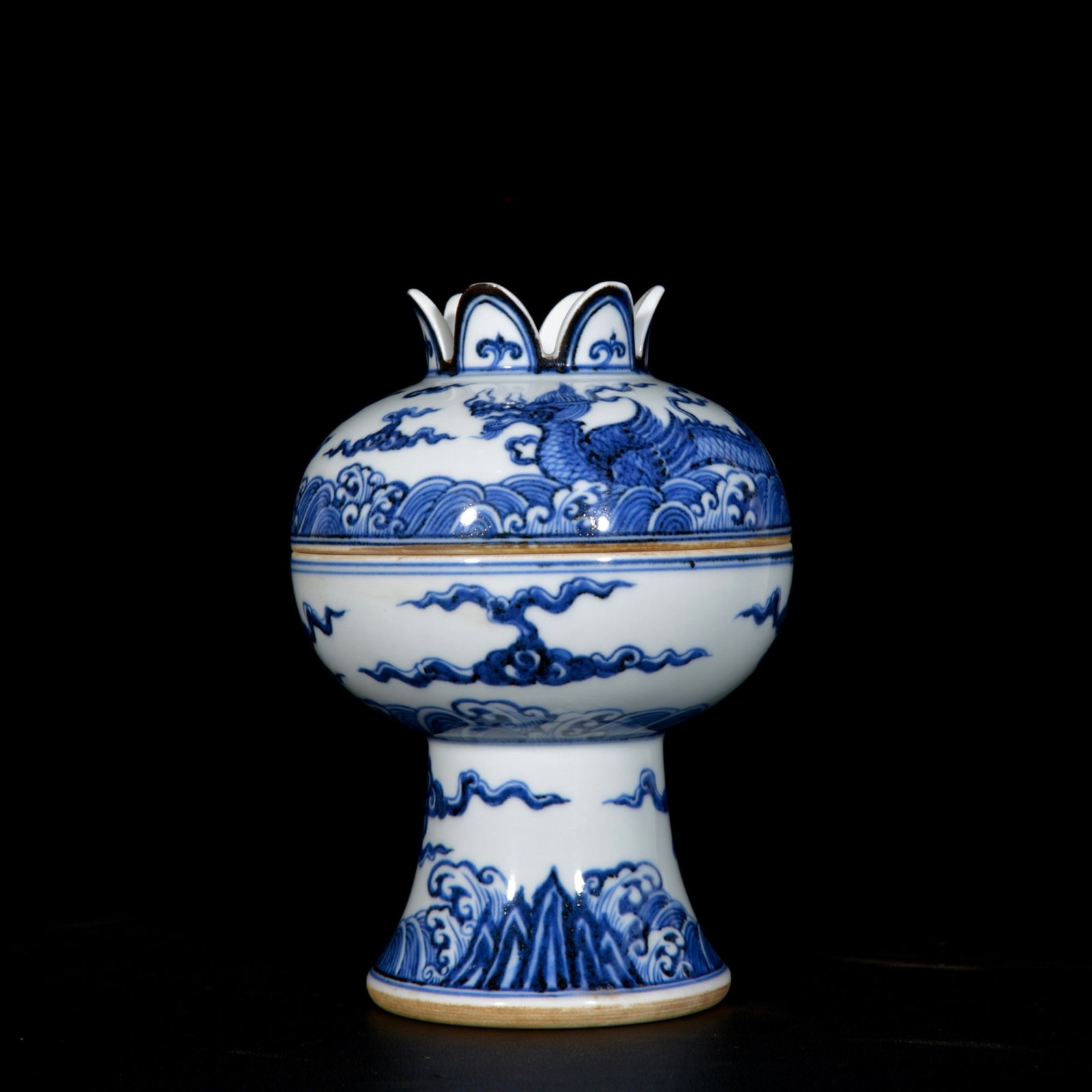 An Exquisite Blue and White Seawater,Auspicious Cloud and Dragon Pattern Stem Jar with Cover: An Exquisite Blue and White Seawater,Auspicious Cloud and Dragon Pattern Stem Jar with Cover,Ming Dynasty, China,Xuande Six-character Mark,Size:7.1inx5.1in 青花海水祥
