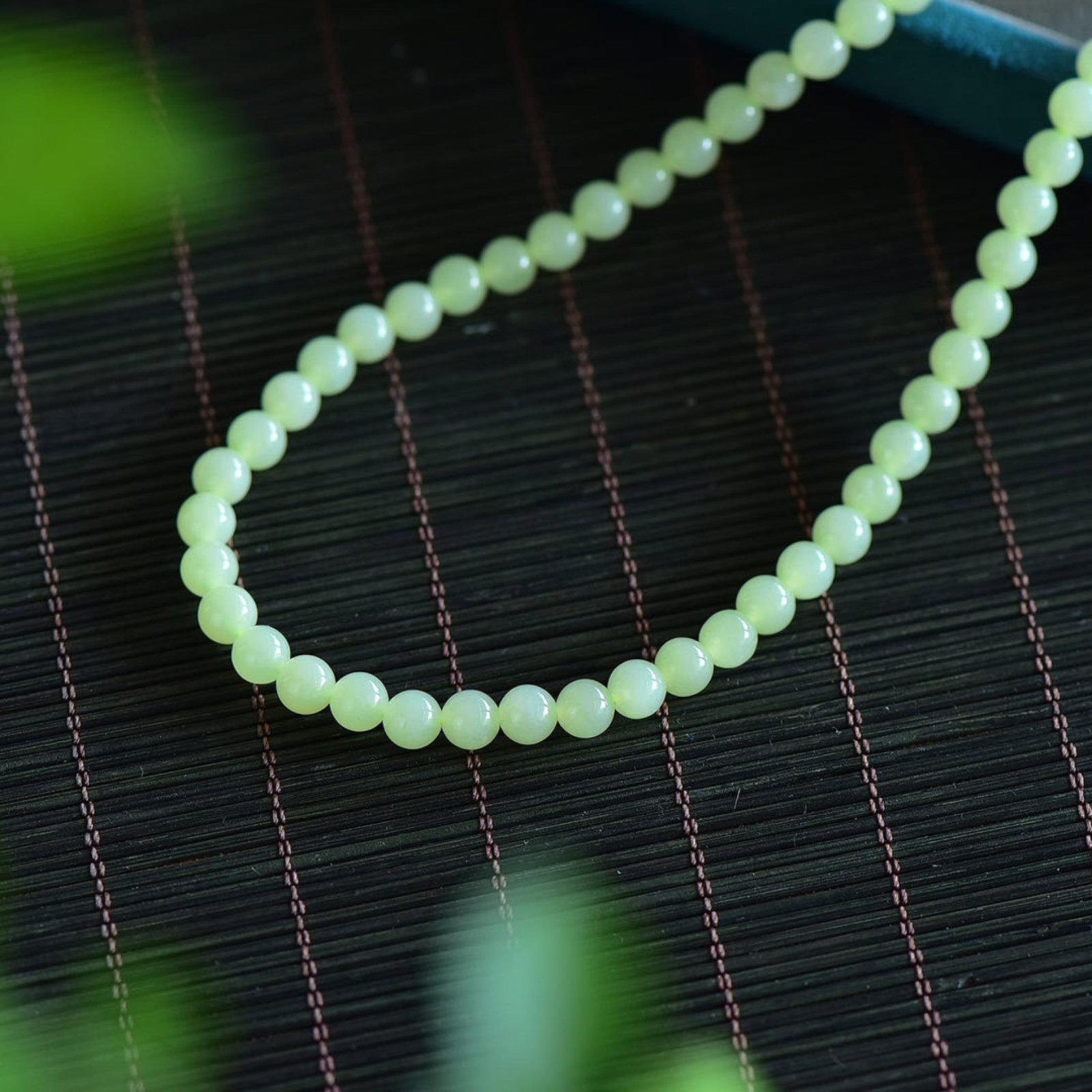 An Exquisite Yellow Jade Necklace: An Exquisite Yellow Jade Necklace,Size:6mm 寓意:事事顺利 圆圆满满 黄玉项链