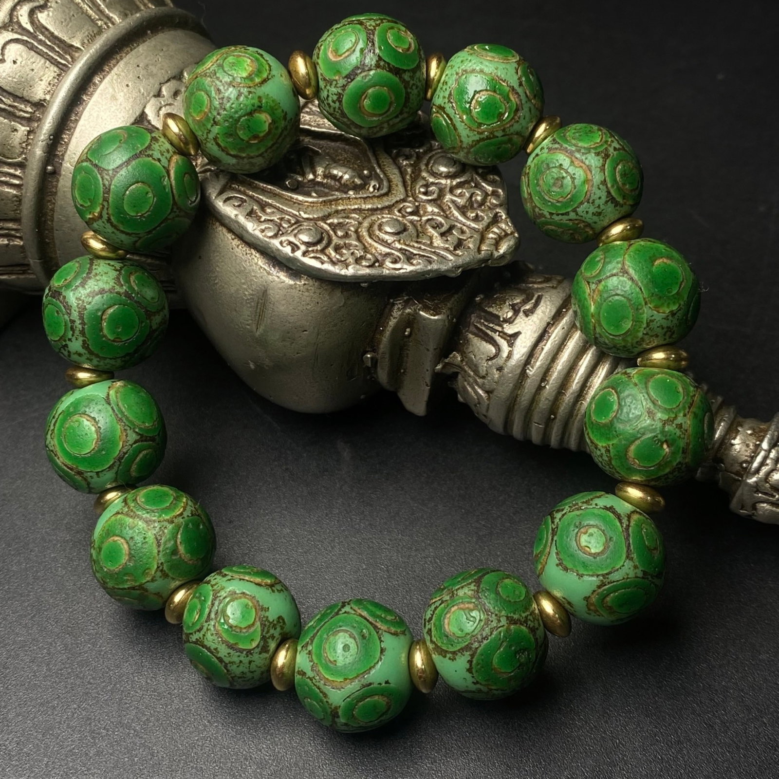 An Exquisite Glass Bracelets: An Exquisite Glass Bracelets,Size:14mm 琉璃手串