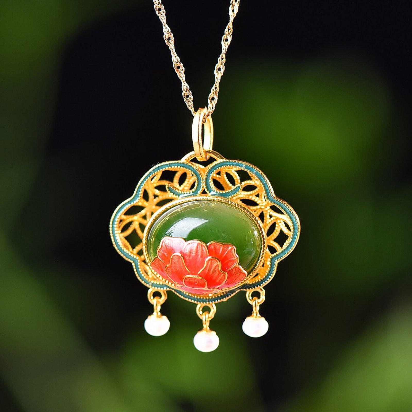 An Exquisite Sterling Silver-Gold Plated Inlaid Jasper Enamel Pendant,Inlaid Pearls: An Exquisite Sterling Silver-Gold Plated Inlaid Jasper Enamel Pendant,Inlaid Pearls,Size:12mmx16mm 纯银镀金镶碧玉珐琅吊坠,嵌