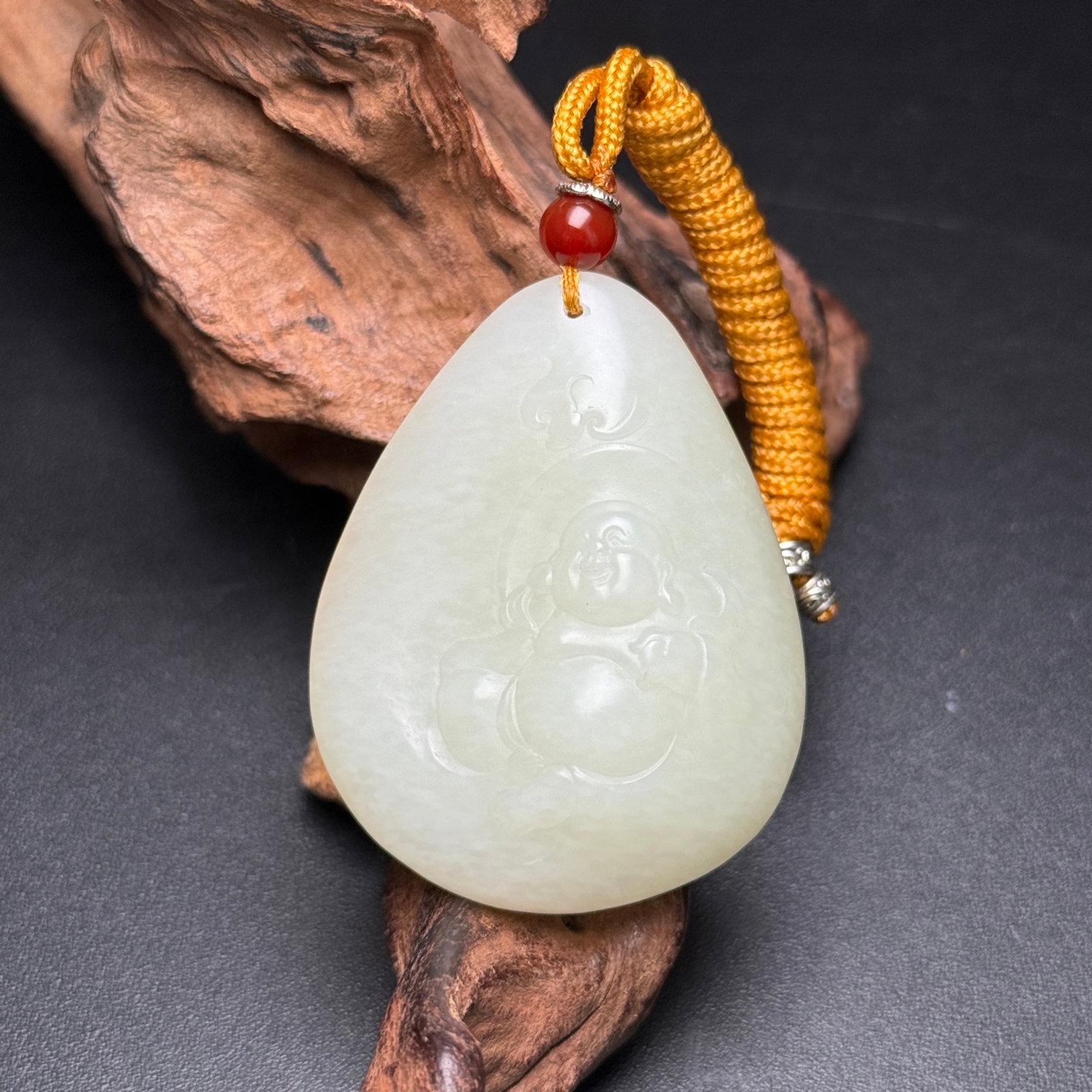 An Exquisite White Jade Statue of Maitreya Buddha Pattern Pendant: An Exquisite White Jade Statue of Maitreya Buddha Pattern Pendant,Qing Dynasty,China,Size:51mmx40mmx19mm,Weight:46g 白玉弥勒佛像纹挂件,中