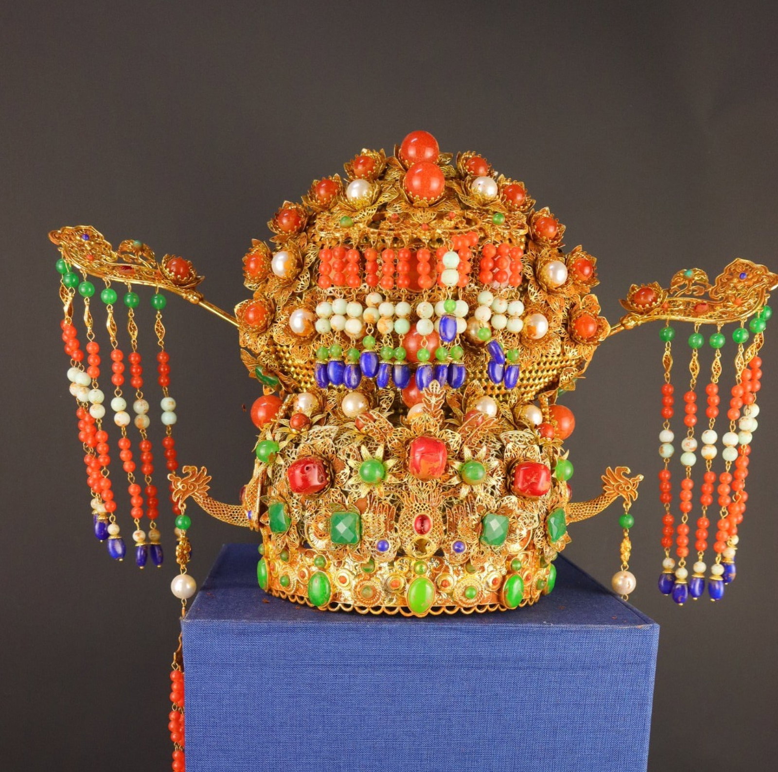 A Huge Filigree and Gilding Inlaid Gems Phoenix coronet,Inlaid Pearls (1 of 9)