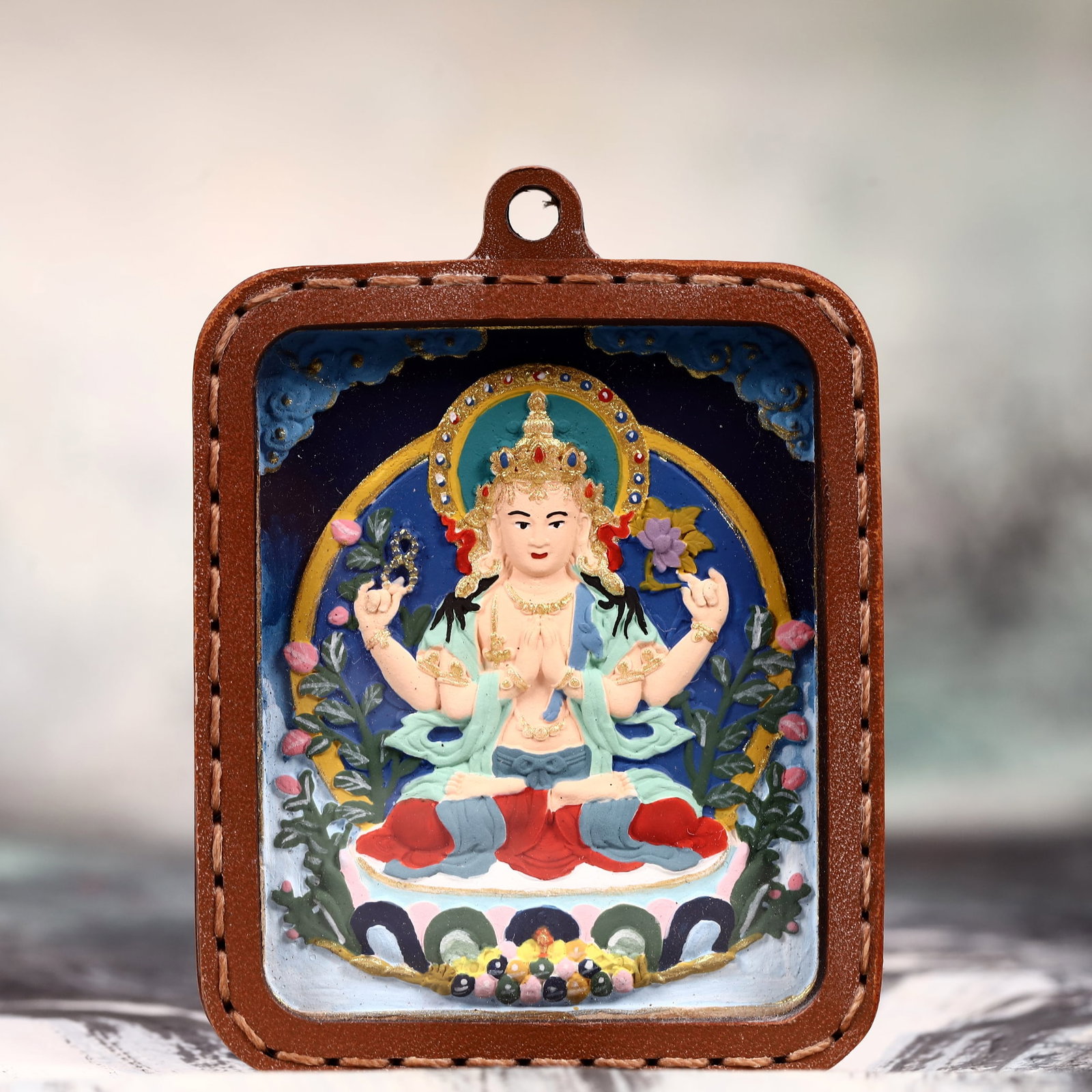 An Exquisite Painted Color Statue of Four-Armed Guanyin Tangka: An Exquisite Painted Color Statue of Four-Armed Guanyin Tangka,Size:2inx2.8in 彩绘四臂观音像唐卡